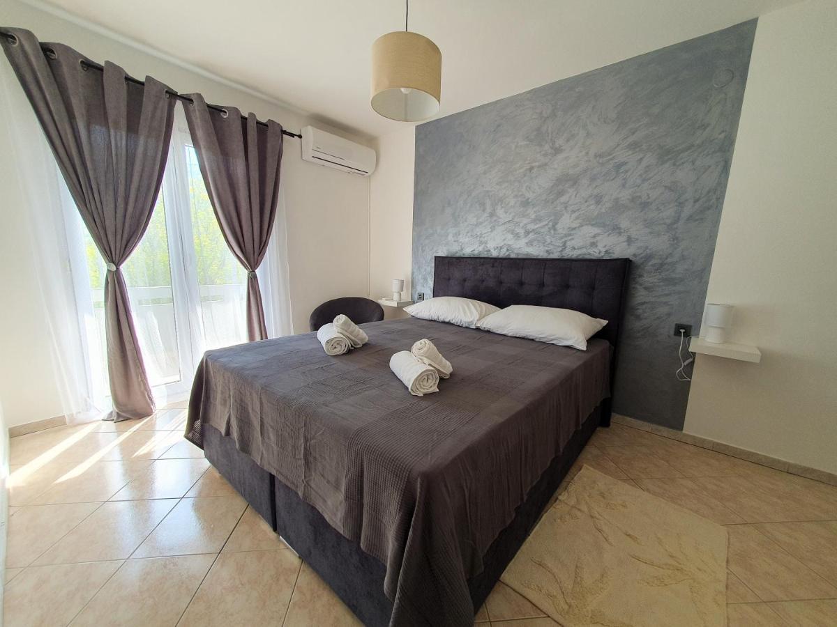 Mira Apartment *