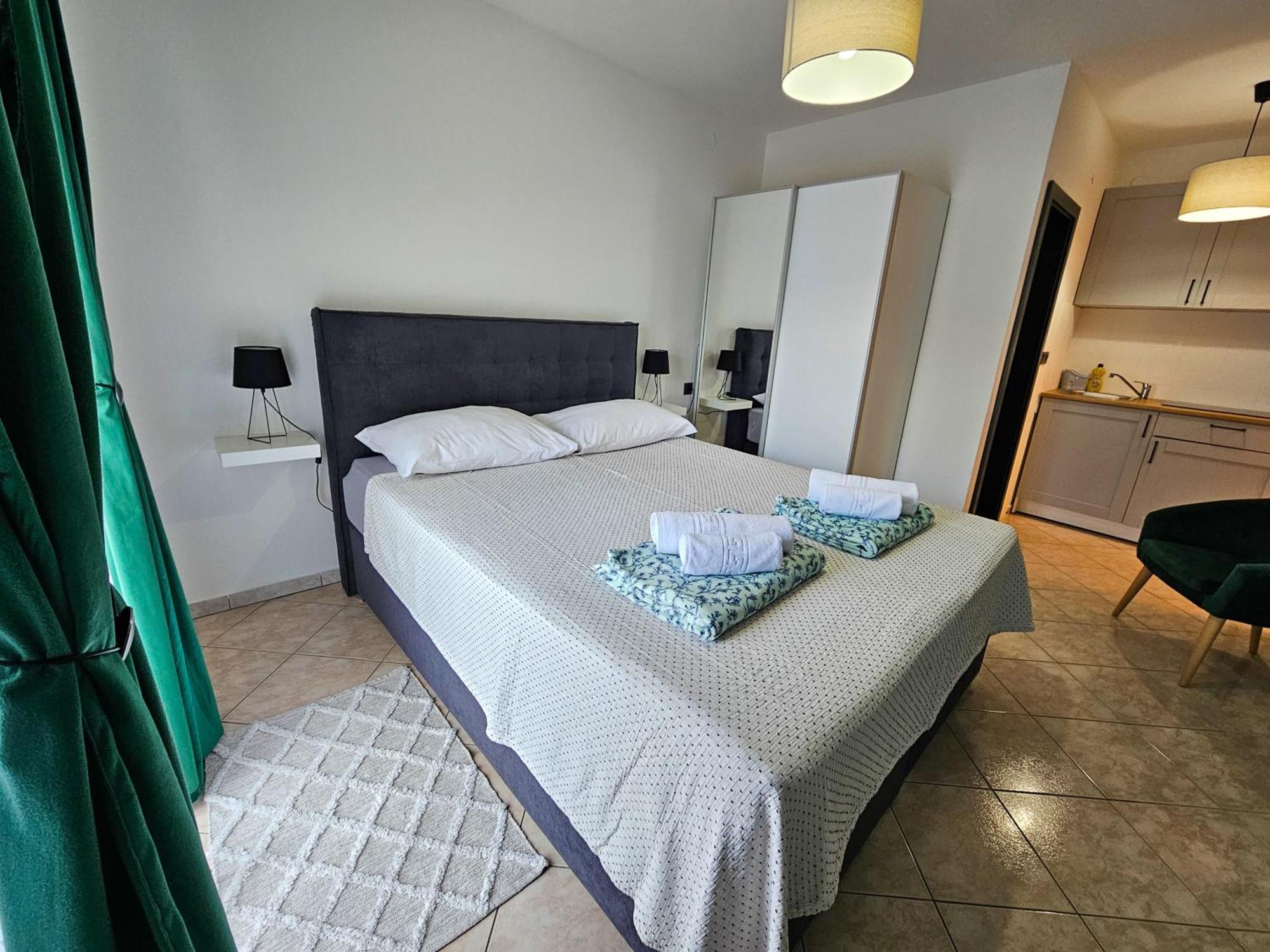 Apartment Mira