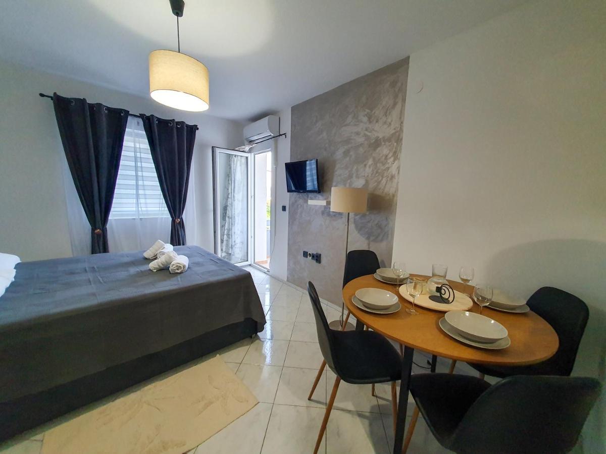 Mira Apartment *